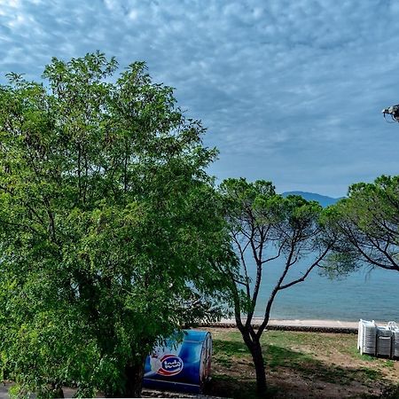 Apartment Bor - On The Beach Malinska Bagian luar foto