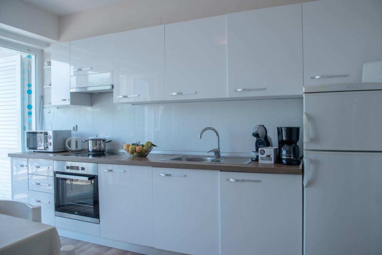 Apartment Bor - On The Beach Malinska Bagian luar foto
