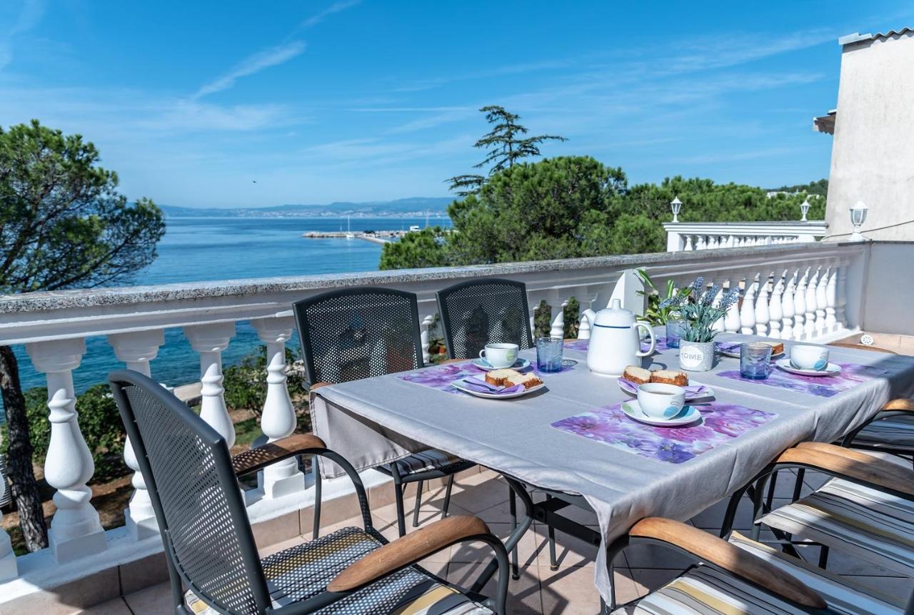 Apartment Bor - On The Beach Malinska Bagian luar foto