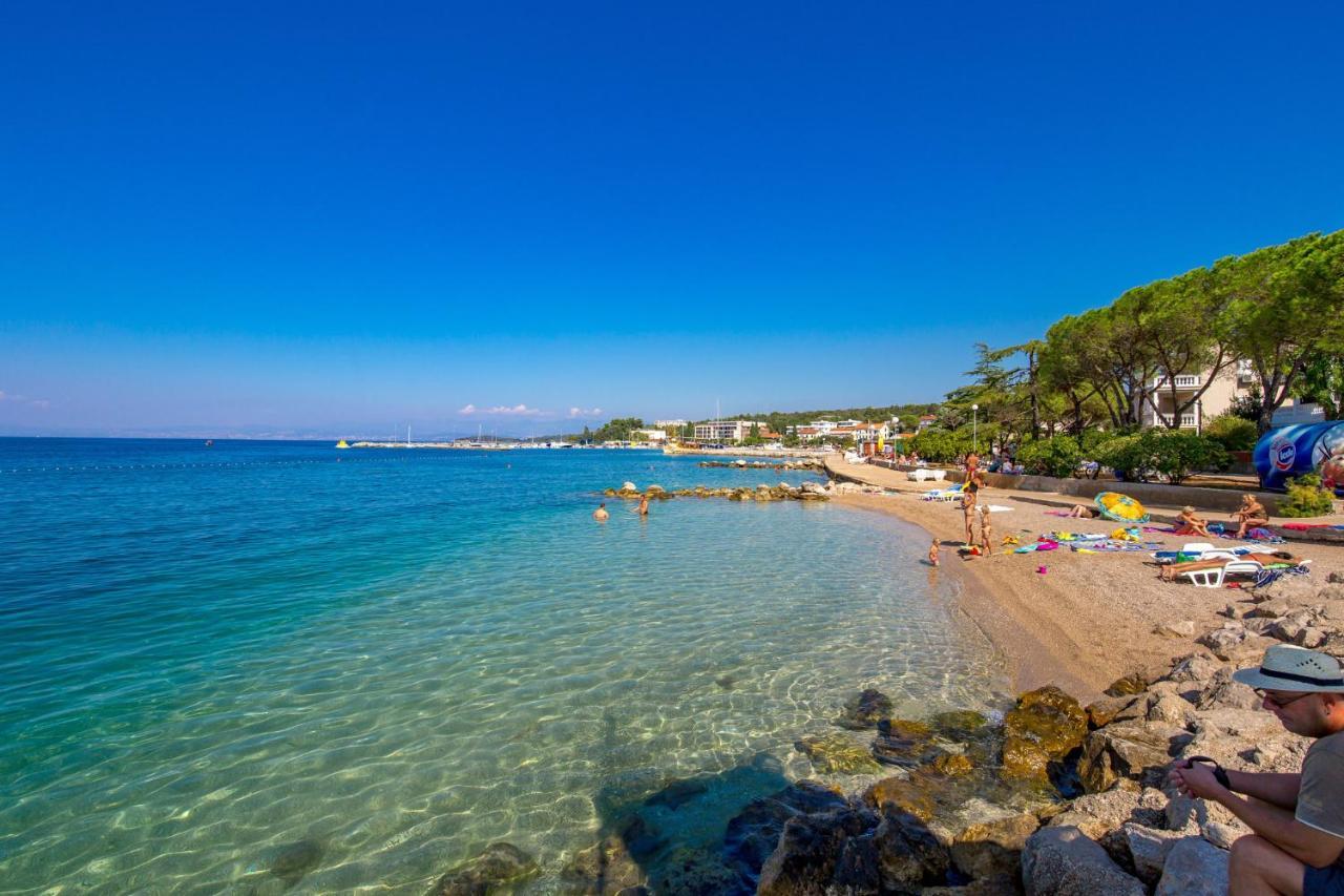 Apartment Bor - On The Beach Malinska Bagian luar foto
